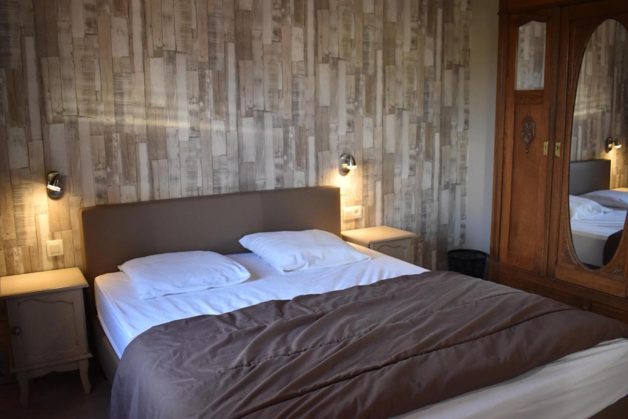 1 De Renuamont Country house *